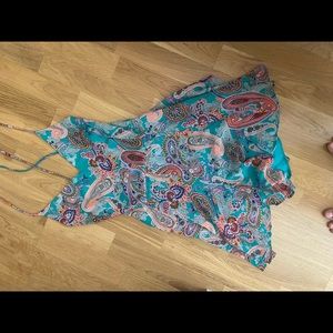 Silky and vibrant Lush paisley romper